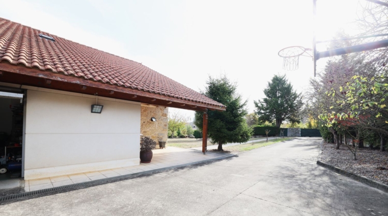 Álava - Vitoria - 1900m2