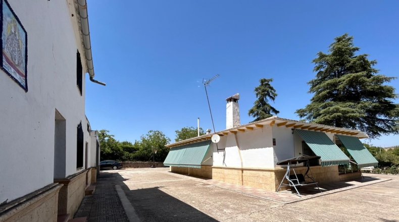 Ciudad Real - Alcolea de Calatrava - 8700m2