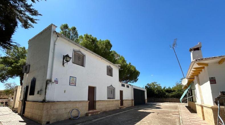 Ciudad Real - Alcolea de Calatrava - 8700m2