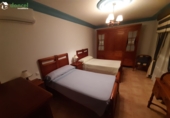 Отдельно стоящий дом с участком на продажу в городе Альмагро. Фото