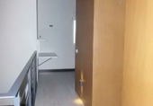 Отдельно стоящий дом с участком на продажу в городе Aspe. Фото