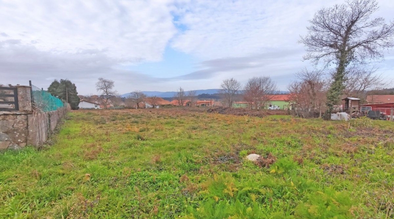 La Coruña - A Igrexa - 1600m2