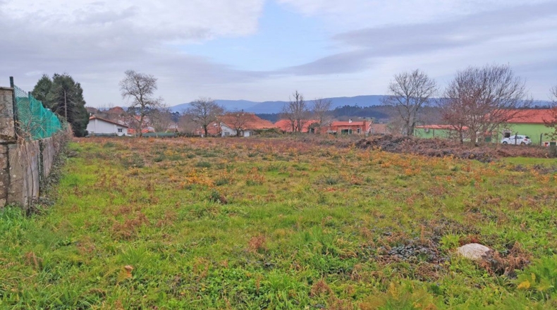 La Coruña - A Igrexa - 1600m2
