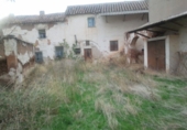 Дом с участком на продажу в городе La Solana. Фото
