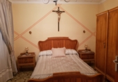 Дом с участком на продажу в городе La Solana. Фото