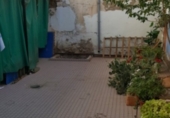 Дом с участком на продажу в городе La Solana. Фото