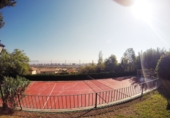 Отдельно стоящий дом с участком на продажу в городе Peñíscola. Фото