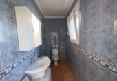 Отдельно стоящий дом с участком на продажу в городе Dénia. Фото