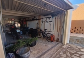 Отдельно стоящий дом с участком на продажу в городе Dénia. Фото