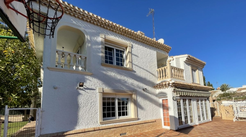Alicante - La Zenia - 1445m2