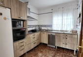 Дом с участком на продажу в городе Alcalá de Guadaíra. Фото