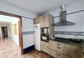 Дом с участком на продажу в городе Alcalá de Guadaíra. Фото