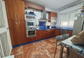 Дом с участком на продажу в городе Alcalá de Guadaíra. Фото