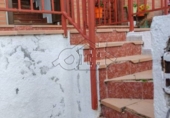 Отдельно стоящий дом с участком на продажу в городе Aldea del Fresno. Фото