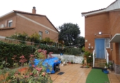 Chalet independiente con terreno en venta en Pioz ref: TR357472 foto