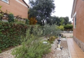 Chalet independiente con terreno en venta en Pioz ref: TR357472 foto