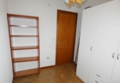 Отдельно стоящий дом с участком на продажу в городе Алькала-де-Энарес. Фото