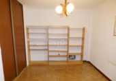 Отдельно стоящий дом с участком на продажу в городе Алькала-де-Энарес. Фото