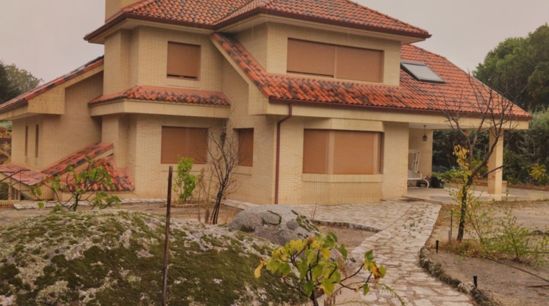 Community of Madrid - El Escorial - 1862m2