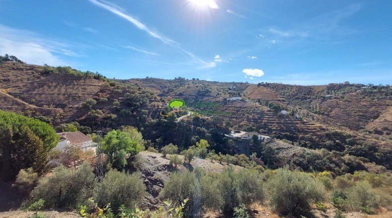 Málaga - Cómpeta - 3077m2