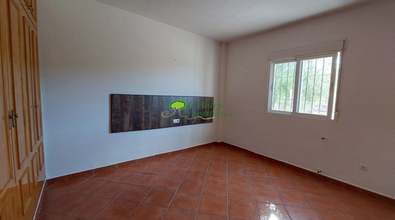 Málaga - Cómpeta - 3077m2