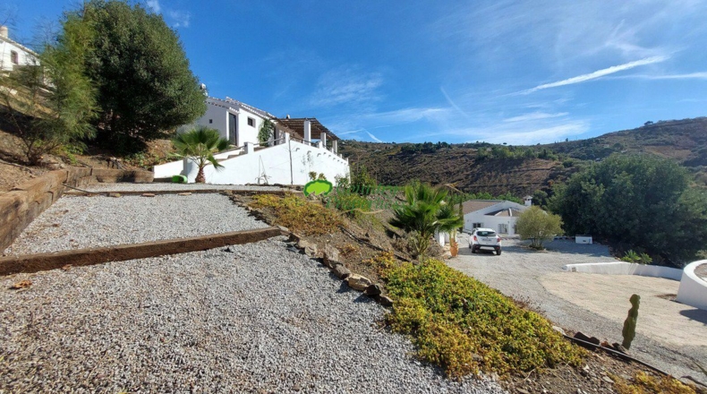 Málaga - Cómpeta - 3077m2