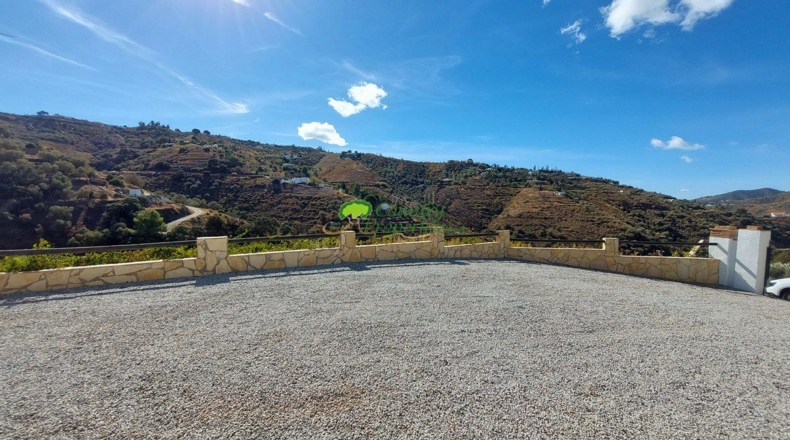 Málaga - Cómpeta - 3077m2