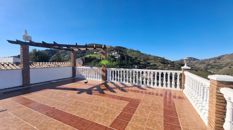 Málaga - Cómpeta - 2082m2