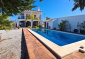 Casa de camp amb terreny en venda a Cómpeta ref.: TR251747 foto