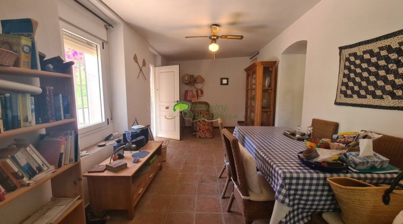 Málaga - Cómpeta - 6867m2