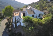 Casa de camp amb terreny en venda a Cómpeta ref.: TR375259 foto