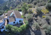 Casa de camp amb terreny en venda a Cómpeta ref.: TR375259 foto