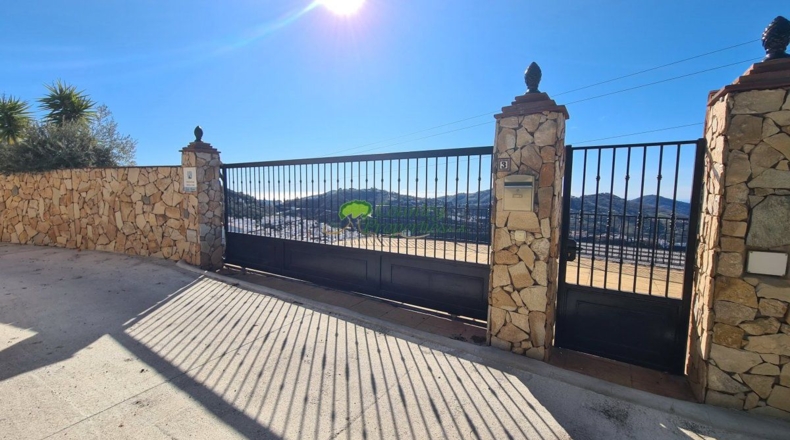 Málaga - Cómpeta - 1000m2