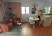 Дом с участком на продажу в городе Torrox. Фото