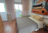 Дом с участком на продажу в городе Torrox. Фото