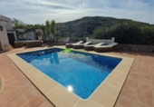 Casa de camp amb terreny en venda a Cómpeta ref.: TR182917 foto
