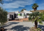 Casa de camp amb terreny en venda a Cómpeta ref.: TR182917 foto