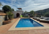 Casa de camp amb terreny en venda a Cómpeta ref.: TR182917 foto
