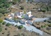 Casa de camp amb terreny en venda a Cómpeta ref.: TR339828 foto