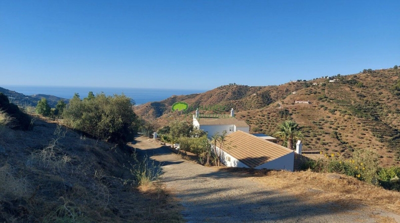 Málaga - Cómpeta - 23335m2