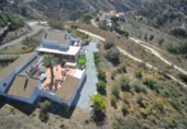 Casa de camp amb terreny en venda a Cómpeta ref.: TR339828 foto