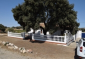 Загородный дом с участком на продажу в городе Alhama de Granada. Фото