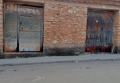 Дом с участком на продажу в городе Tírig. Фото