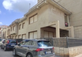 Дом с участком на продажу в городе La Vall d'Uixó. Фото
