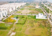 Городская земля под застройку на продажу у города Алменара. Фото