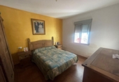 Отдельно стоящий дом с участком на продажу в городе La Vall d'Uixó. Фото