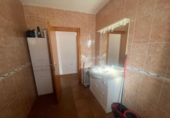 Отдельно стоящий дом с участком на продажу в городе La Vall d'Uixó. Фото