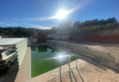 Отдельно стоящий дом с участком на продажу в городе La Vall d'Uixó. Фото