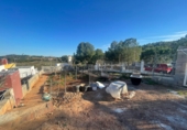 Отдельно стоящий дом с участком на продажу в городе La Vall d'Uixó. Фото