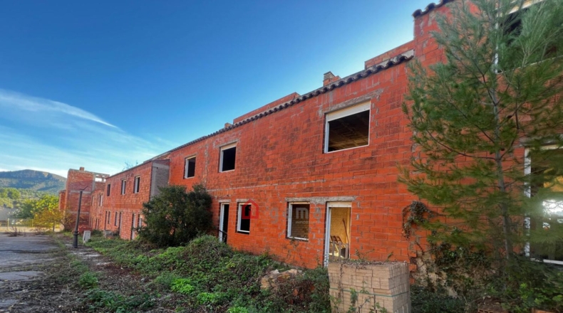 Castellón - Figueroles - 2304m2